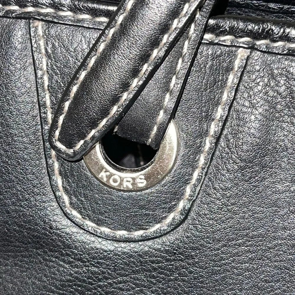 MICHAEL KORS Genuine Leather Large Soft Tote Shoulder Handbag. Very GUC w/COA - Picture 8 of 13